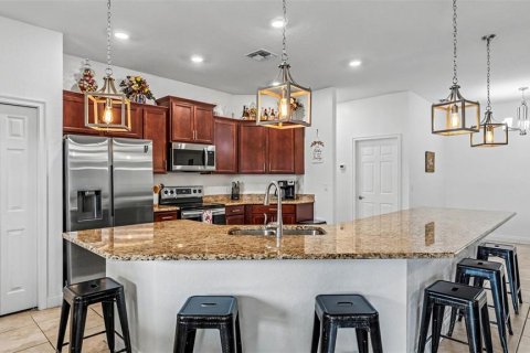 House in Lakeland, Florida 5 bedrooms, 245.26 sq.m. № 2296898 - photo 11