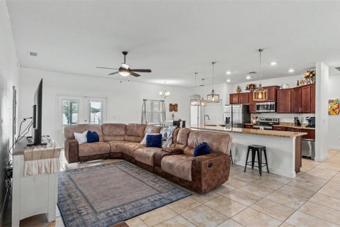 House in Lakeland, Florida 5 bedrooms, 245.26 sq.m. № 2296898 - photo 9