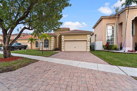 Villa ou maison à louer à Homestead, Floride: 3 chambres, 176.05 m2 № 2041745 - photo 2