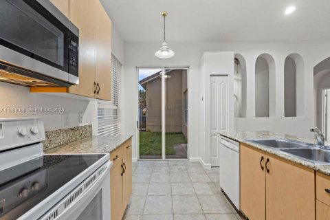 Villa ou maison à louer à Homestead, Floride: 3 chambres, 176.05 m2 № 2041745 - photo 14