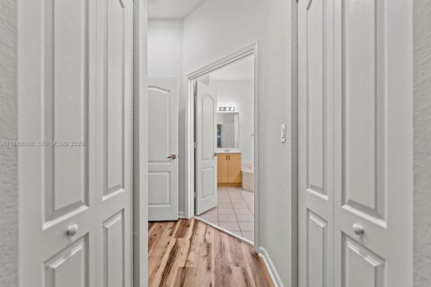 Villa ou maison à louer à Homestead, Floride: 3 chambres, 176.05 m2 № 2041745 - photo 18