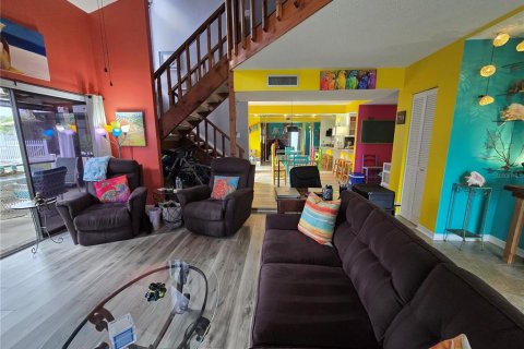 Casa en venta en New Smyrna Beach, Florida, 2 dormitorios, 134.99 m2 № 1556210 - foto 10