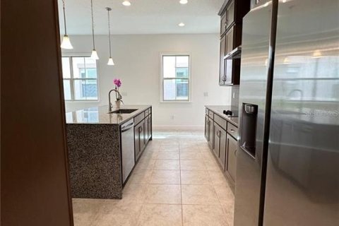 House in Orlando, Florida 5 bedrooms, 295.43 sq.m. № 2209713 - photo 9
