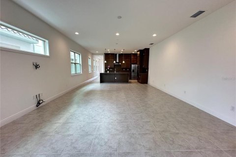 House in Orlando, Florida 5 bedrooms, 295.43 sq.m. № 2209713 - photo 12
