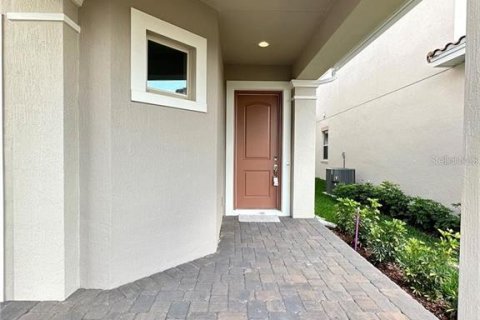 House in Orlando, Florida 5 bedrooms, 295.43 sq.m. № 2209713 - photo 2