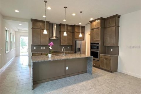 House in Orlando, Florida 5 bedrooms, 295.43 sq.m. № 2209713 - photo 4
