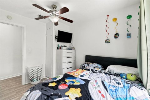Casa en venta en Tampa, Florida, 4 dormitorios, 86.96 m2 № 2349256 - foto 16