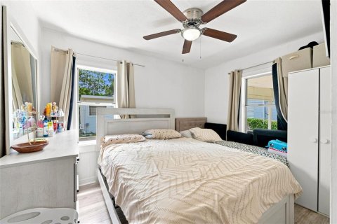 Casa en venta en Tampa, Florida, 4 dormitorios, 86.96 m2 № 2349256 - foto 13