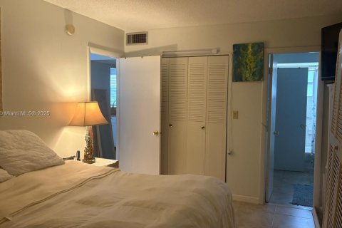 Купить кондоминиум в Лодердейл-Лейкс, Флорида 1 спальня, 63.55м2, № 1948767 - фото 5