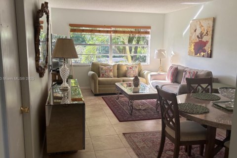 Купить кондоминиум в Лодердейл-Лейкс, Флорида 1 спальня, 63.55м2, № 1948767 - фото 1