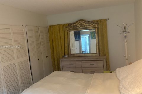 Купить кондоминиум в Лодердейл-Лейкс, Флорида 1 спальня, 63.55м2, № 1948767 - фото 6