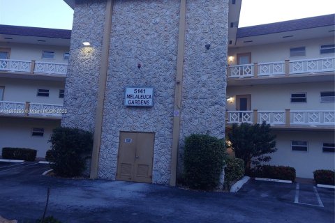 Купить кондоминиум в Лодердейл-Лейкс, Флорида 1 спальня, 63.55м2, № 1948767 - фото 14