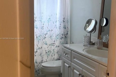 Купить кондоминиум в Лодердейл-Лейкс, Флорида 1 спальня, 63.55м2, № 1948767 - фото 12