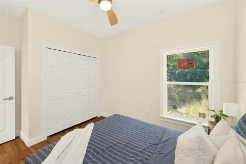 House in Saint Petersburg, Florida 3 bedrooms, 141.3 sq.m. № 2229170 - photo 23