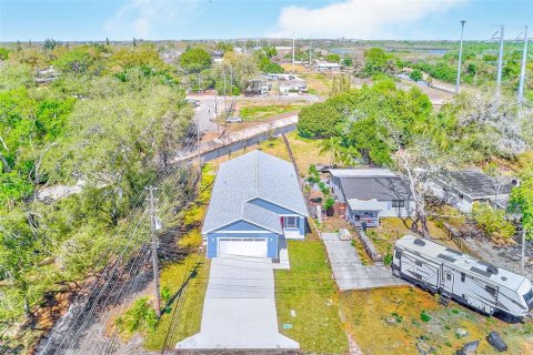 House in Saint Petersburg, Florida 3 bedrooms, 141.3 sq.m. № 2229170 - photo 4