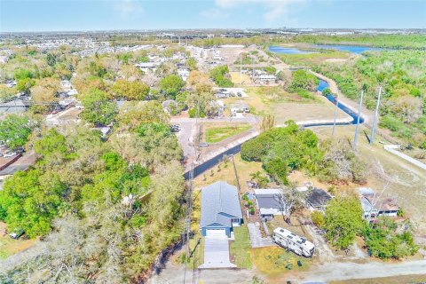 House in Saint Petersburg, Florida 3 bedrooms, 141.3 sq.m. № 2229170 - photo 5