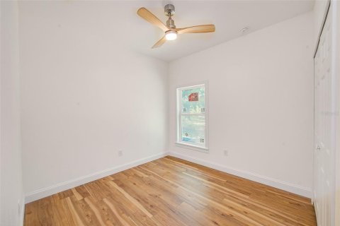House in Saint Petersburg, Florida 3 bedrooms, 141.3 sq.m. № 2229170 - photo 25