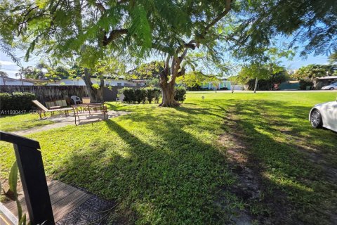 Casa en alquiler en Fort Lauderdale, Florida, 1 dormitorio, 44.59 m2 № 1991240 - foto 24