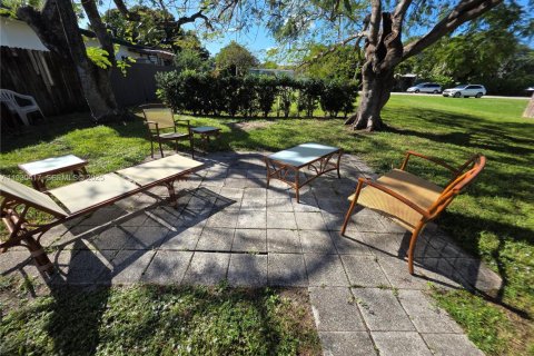 Casa en alquiler en Fort Lauderdale, Florida, 1 dormitorio, 44.59 m2 № 1991240 - foto 16