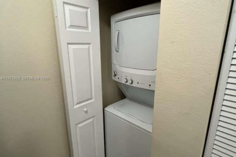 Immobilier commercial à louer à Miami, Floride: 214.79 m2 № 1982144 - photo 5