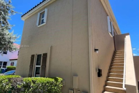 Immobilier commercial à louer à Miami, Floride: 214.79 m2 № 1982144 - photo 9