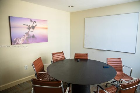 Снять в аренду кондоминиум в Майами, Флорида 2 спальни, 102.29м2, № 2031414 - фото 19