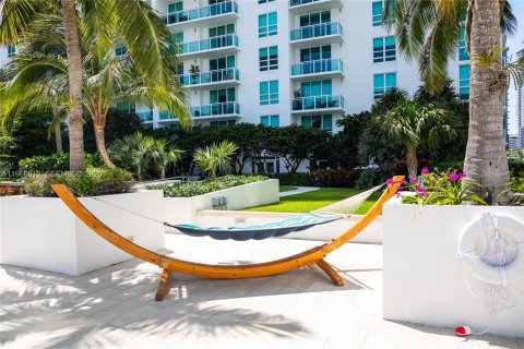 Снять в аренду кондоминиум в Майами, Флорида 2 спальни, 102.29м2, № 2031414 - фото 13