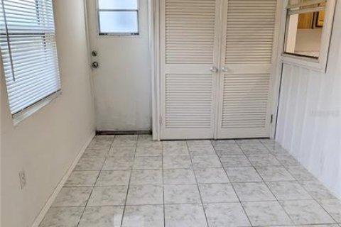 Condo in Port Charlotte, Florida, 2 bedrooms  № 2165956 - photo 12