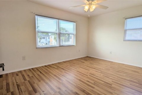 Condo in Port Charlotte, Florida, 2 bedrooms  № 2165956 - photo 16