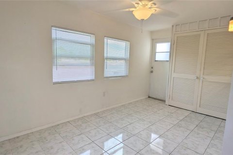 Condo in Port Charlotte, Florida, 2 bedrooms  № 2165956 - photo 11