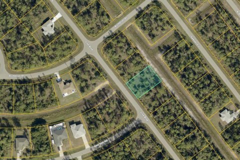 Terrain à North Port, Floride № 2160986