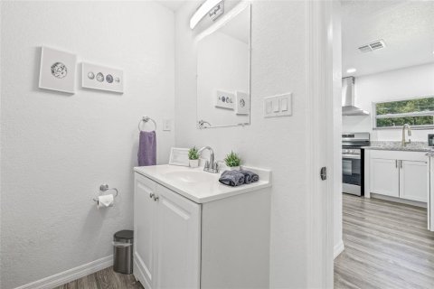 Casa en alquiler en Tampa, Florida, 2 dormitorios, 69.12 m2 № 1903332 - foto 22