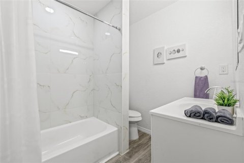Casa en alquiler en Tampa, Florida, 2 dormitorios, 69.12 m2 № 1903332 - foto 21