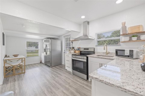 Casa en alquiler en Tampa, Florida, 2 dormitorios, 69.12 m2 № 1903332 - foto 9