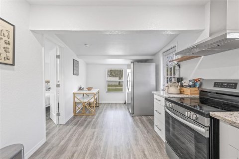 Casa en alquiler en Tampa, Florida, 2 dormitorios, 69.12 m2 № 1903332 - foto 14