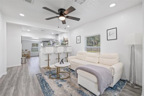 Casa en alquiler en Tampa, Florida, 2 dormitorios, 69.12 m2 № 1903332 - foto 5