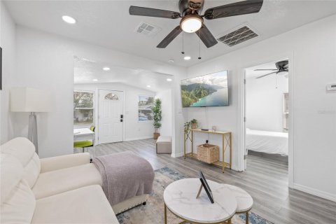 Casa en alquiler en Tampa, Florida, 2 dormitorios, 69.12 m2 № 1903332 - foto 7