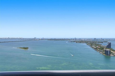 Condo in Miami, Florida, 2 bedrooms  № 2086325 - photo 23