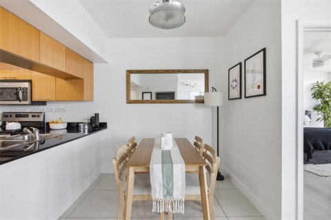 Condo in Miami, Florida, 2 bedrooms  № 2086325 - photo 20