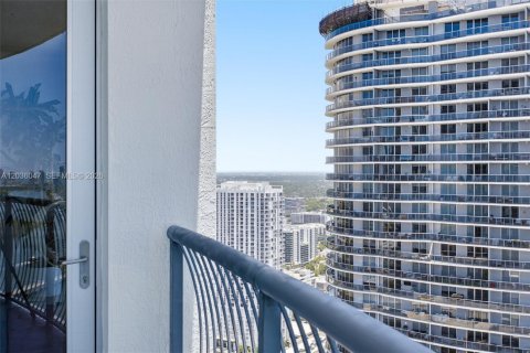 Condo in Miami, Florida, 2 bedrooms  № 2086325 - photo 30