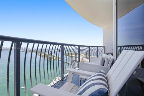 Condo in Miami, Florida, 2 bedrooms  № 2086325 - photo 4
