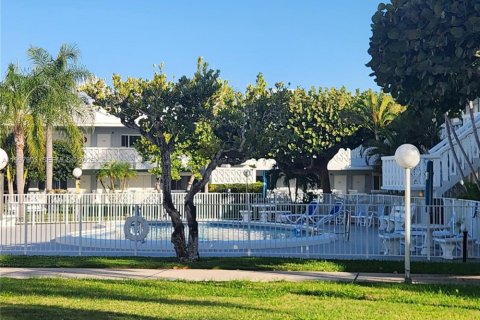 Condominio en venta en Fort Lauderdale, Florida, 1 dormitorio, 65.03 m2 № 2067175 - foto 20