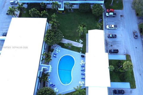 Condominio en venta en Fort Lauderdale, Florida, 1 dormitorio, 65.03 m2 № 2067175 - foto 24