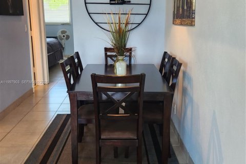 Condominio en venta en Fort Lauderdale, Florida, 1 dormitorio, 65.03 m2 № 2067175 - foto 4