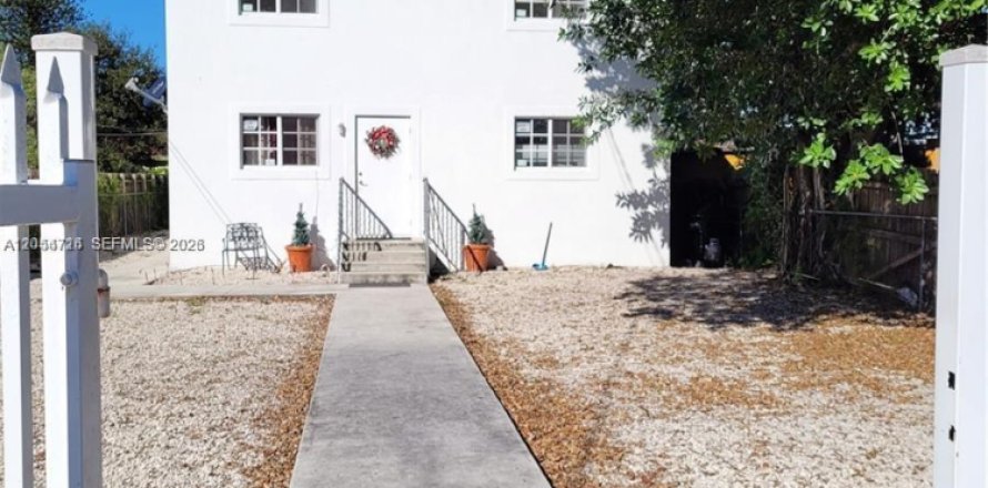 Villa ou maison à Miami, Floride 4 chambres, 261.61 m2 № 2305627