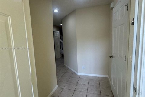 Townhouse in West Palm Beach, Florida 2 bedrooms, 128.48 sq.m. № 1729000 - photo 8