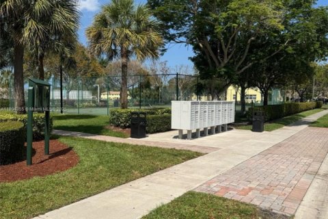 Townhouse in West Palm Beach, Florida 2 bedrooms, 128.48 sq.m. № 1729000 - photo 24