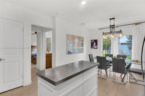 Купить виллу или дом в Флорида-Сити, Флорида 4 спальни, 197.51м2, № 1950270 - фото 5