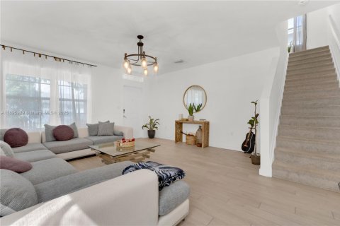 Купить виллу или дом в Флорида-Сити, Флорида 4 спальни, 197.51м2, № 1950270 - фото 4