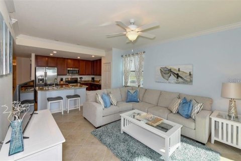 Condo in Lakewood Ranch, Florida, 3 bedrooms in LAKEWOOD NATIONAL  № 1915637 - photo 6